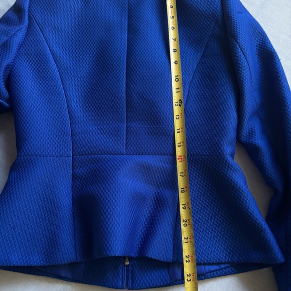 Tahari Royal Blue Blazer Skirt Suit Set Women’s Size 4 Career Office Chic - Picture 11 of 15